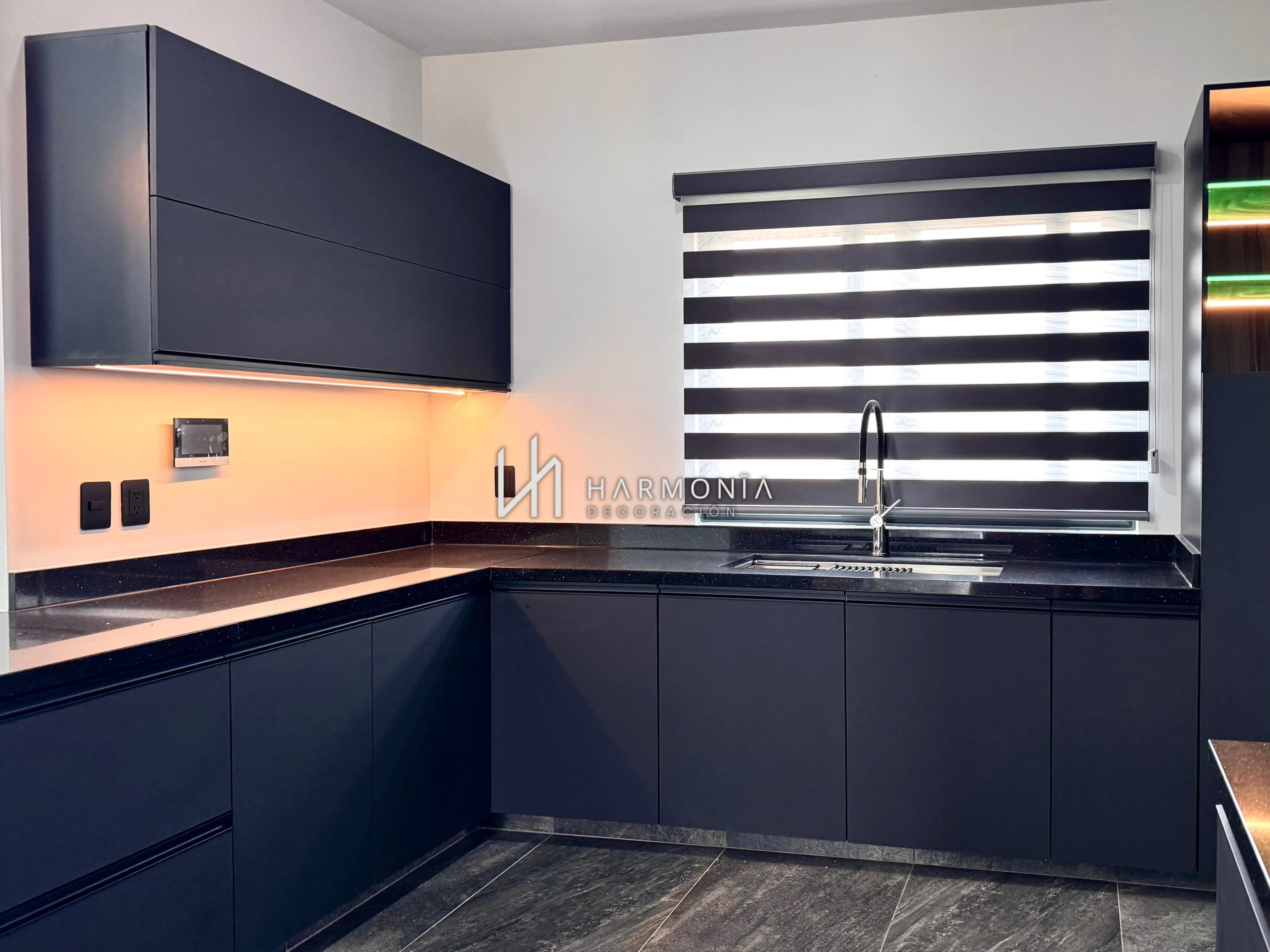 Sheer Elegance miniatura 2